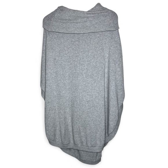 Cabi Cable Knit Cowl Neck Poncho Sweater with Pockets Gray Size Small - Picture 4 of 5